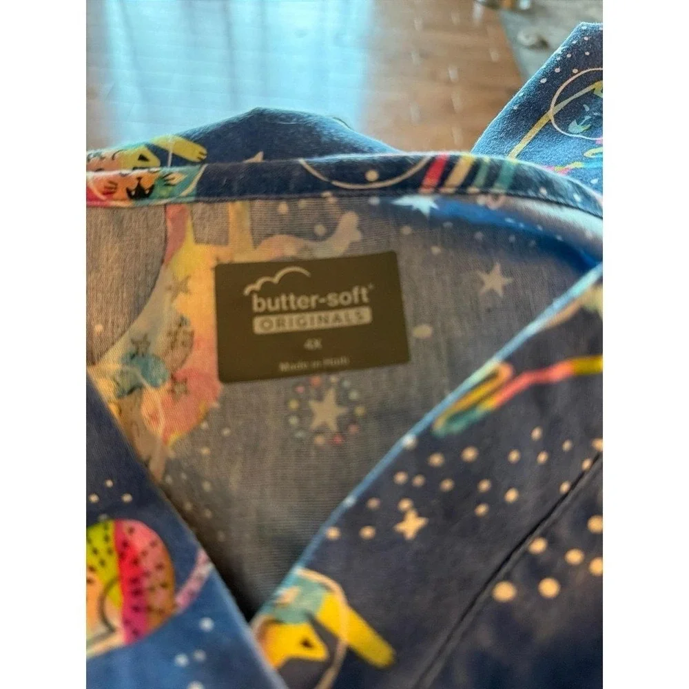 Butter Soft Originals Space Cats  Scrubs Top 4X